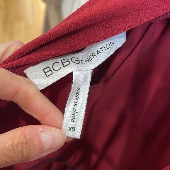 Red BCBGeneration Long Sleeve Tie Back VNeck Dress Size XS - Picture 4 of 5